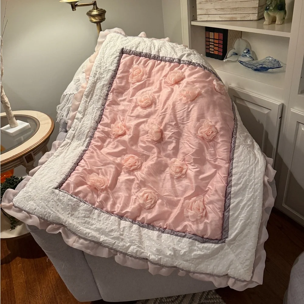 THE PEANUTSHELL ARIANNA PINK GRAY ELEGANT NURSERY BABY CRIB QUILT ONLY